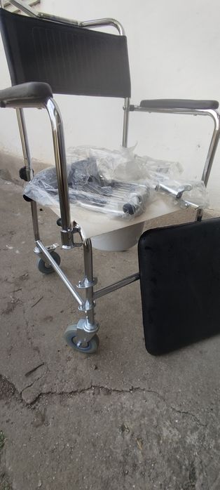 Санитарен стол нов