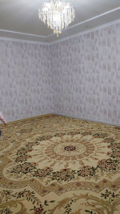 Ховли уй жихозлари билан сотилади