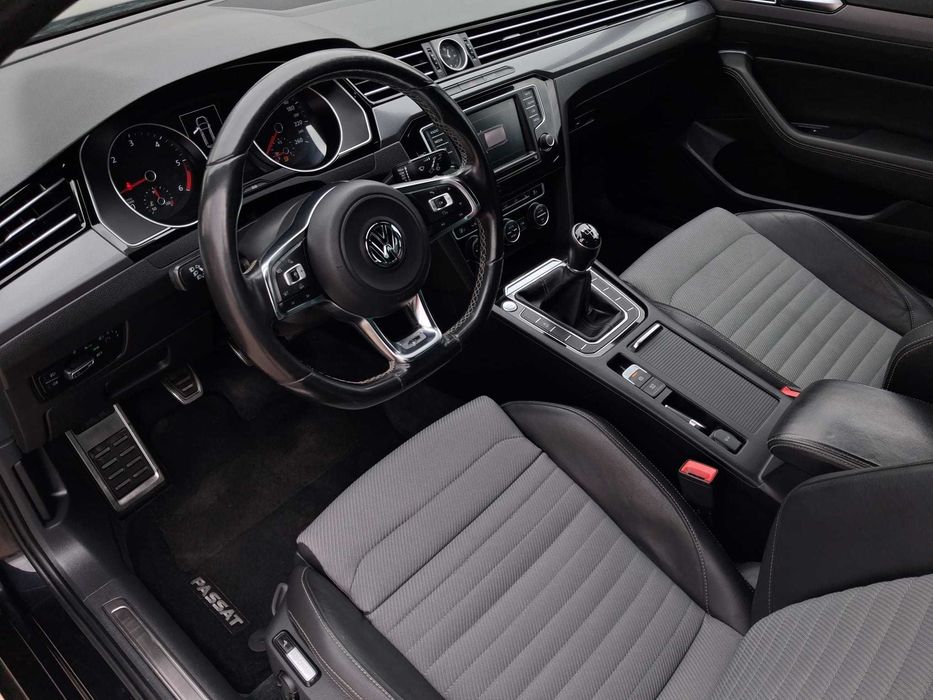 Volkswagen Passat B8/2.0 TDI/150CP/217.000km/2016/R-Line/ Scaune masaj ...