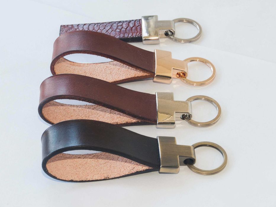 Ключодържател от естествена кожа, ръчна изработка