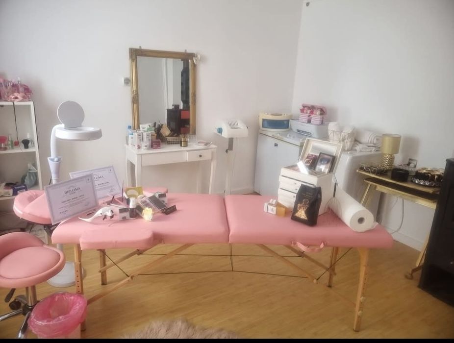 Scafă coafor,pat masaj ,epilat,lampă,scaun,ucenic  saltea pentru slăbi