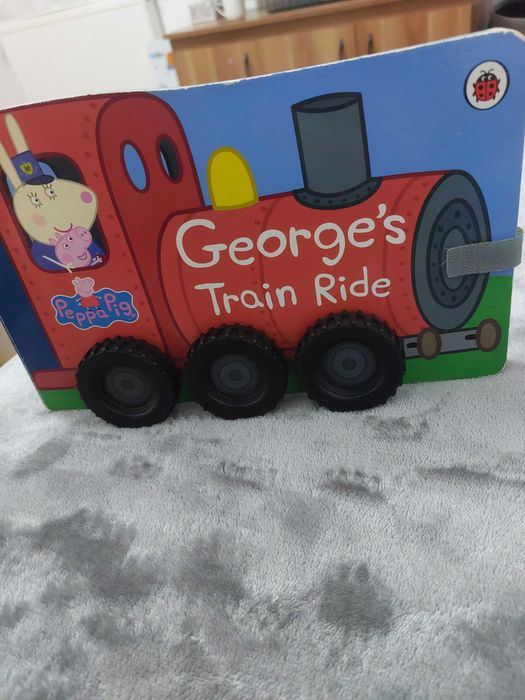 Carte-tren Din seria Peppa Pig.