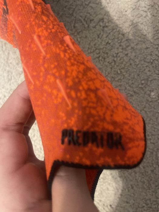 Manusi de fotbal Adidas Predator rosii/negru editie limitata!!