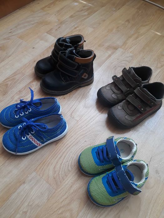 Продам детскую обувь