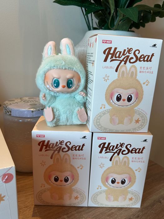 Оригинална Labubu Have a Seat Pop Mart – неотворена кутия