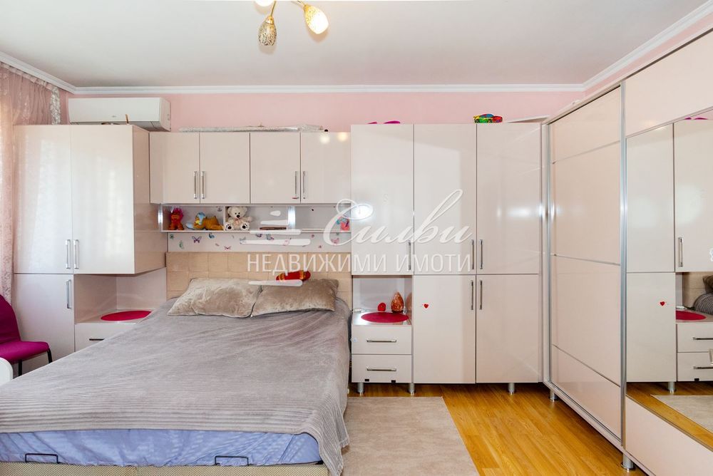 Продава се Двустаен апартамент в Шумен, Добруджански - 63 кв.м за 850 €/кв.м - Снимка #2