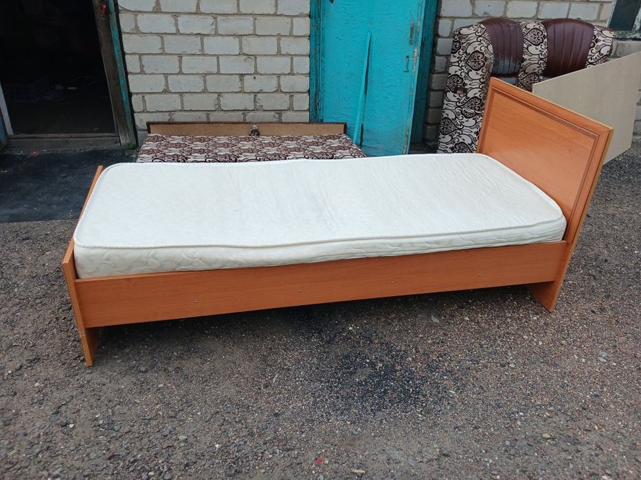 Продам односпальнюю кровать