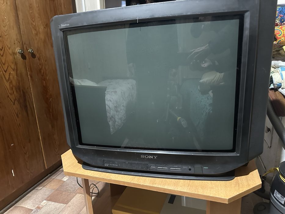 Продам телик сони тринитрон рабочий.