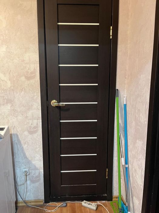 Двери продается срочно