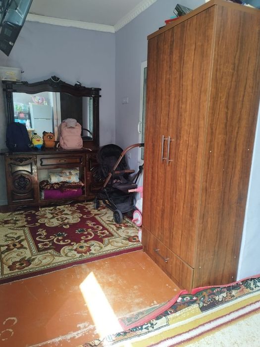 Дом сотилади 3 хонали 1 етаж