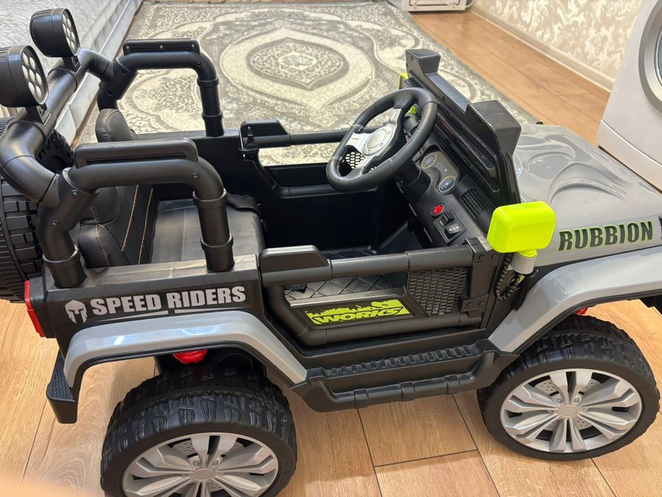 Детский электромобиль Jeep Wrangler Rubicon