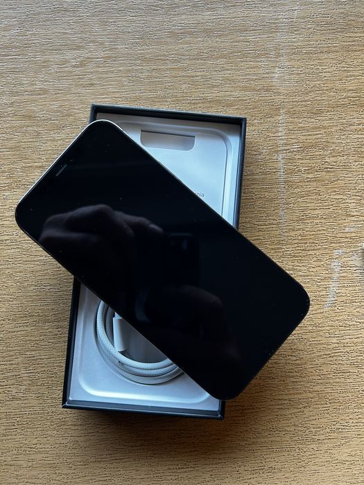 Продавам Iphone 12pro