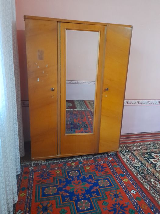 Аввалги кувватли  шкаф жуда яхши  холатда  сакланган