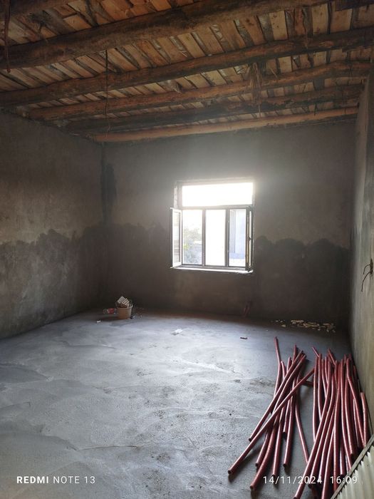 Sorochna xovli sotiladi 8xonali 250kv