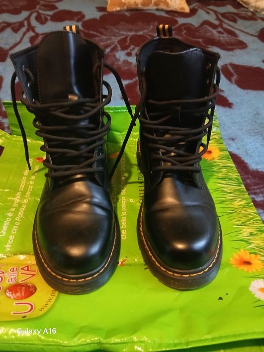 Ghete  bărbați culoare negre din piele confortabile se pot purta la or