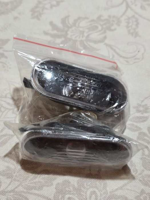 Черни странични калник мигачи за Фолксваген VW, SEAT, SKODA