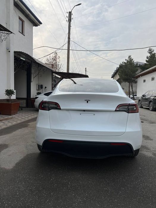 Tesla Model Y 2023 10 oy 
2023 YIL. 10- OY 
STANDARD 
ZAPAS HOD. 350 k