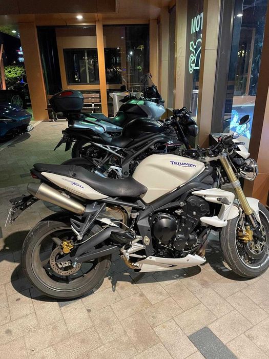 triumph street triple 675