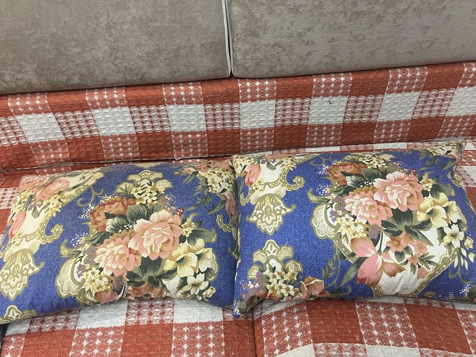 Подушки перьевые.