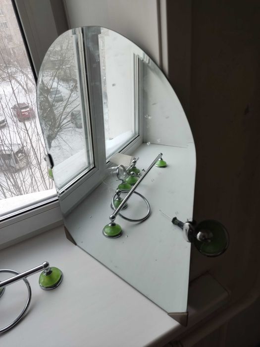 Продам набор с зеркалом в ванную комнату