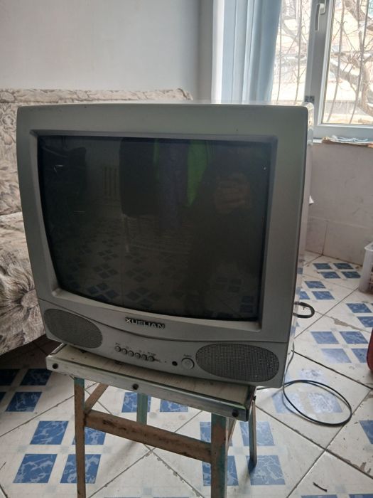 Телевизор 35  см