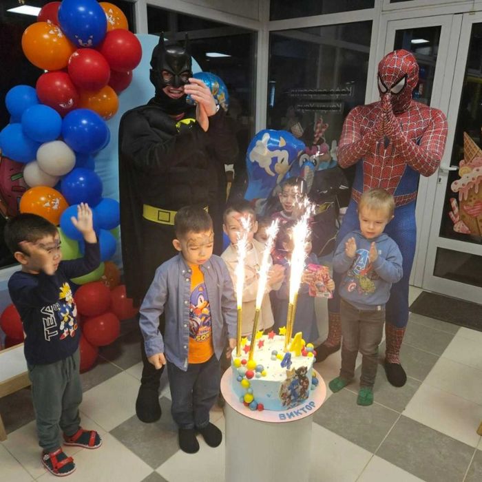 Аниматор супергерой Спайдърмен, Батман, Хълк, Супермен, Iron Man