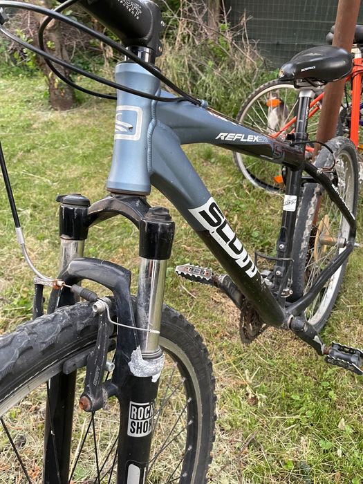Vând Bicicletă scott