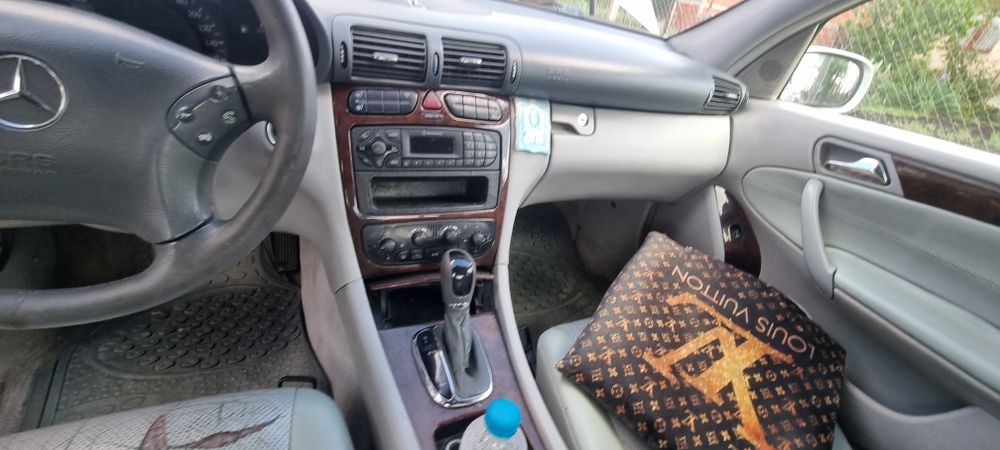 Mercedes-benz w 203 2.4i