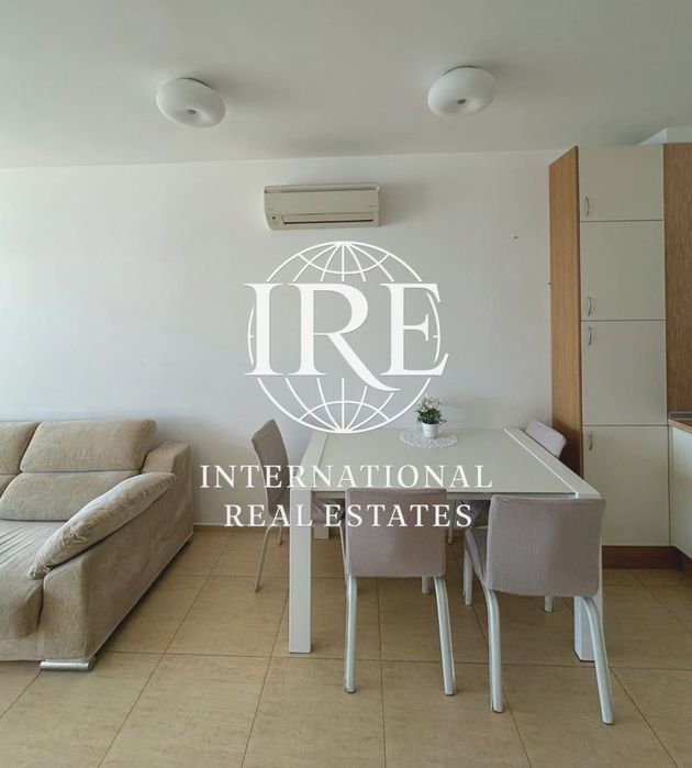 International Real Estates (IRE) представя: Двустаен апартамент с фро