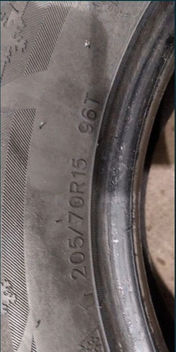 Продам пару зимних шин