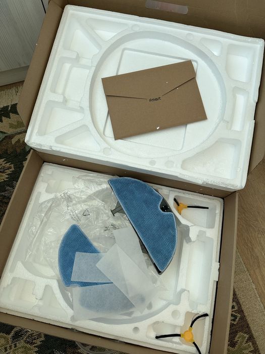 Продам робот пылесос Fmart