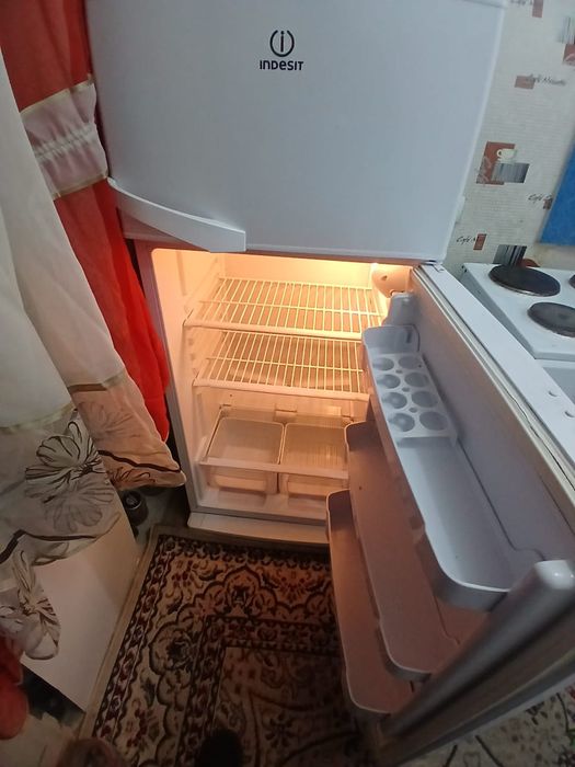 Продам холодильник