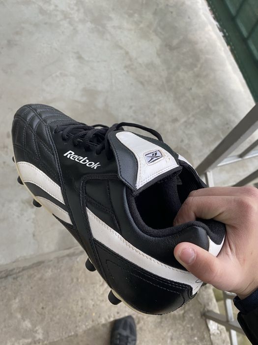 Чисто нови Reebok Campio TD MS мъжки футболни обувки черно/бяло