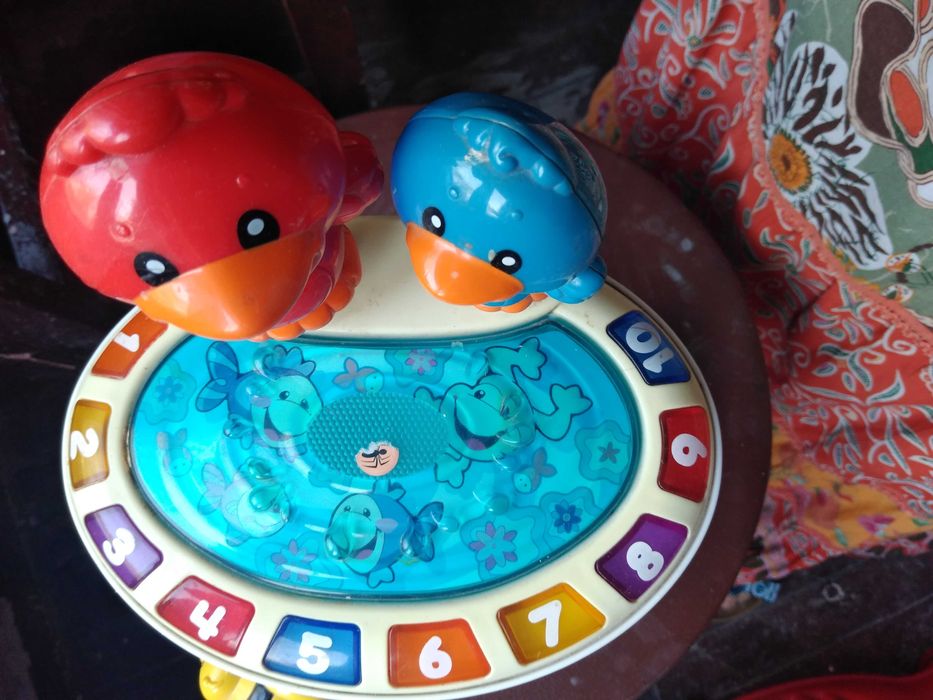 Музикална образователна играчка Fisher Price на гръцки език