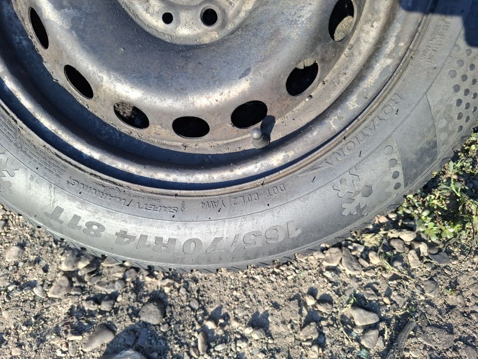 Vand roata rezerva fiat punto are anvelopa 165  70 14 buna kumho m+s