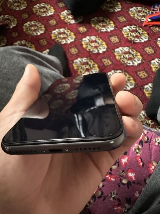 Iphone 11 LLA srochna sotiladi