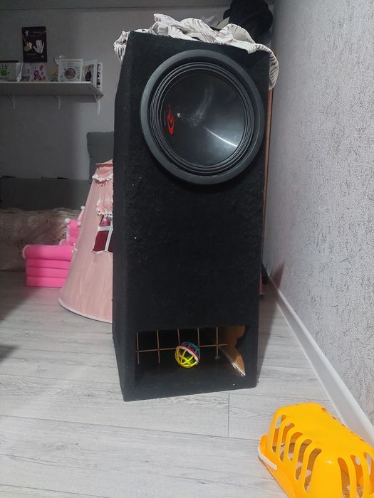 Сабвуфер Alpine swr12d2 в чв коробе