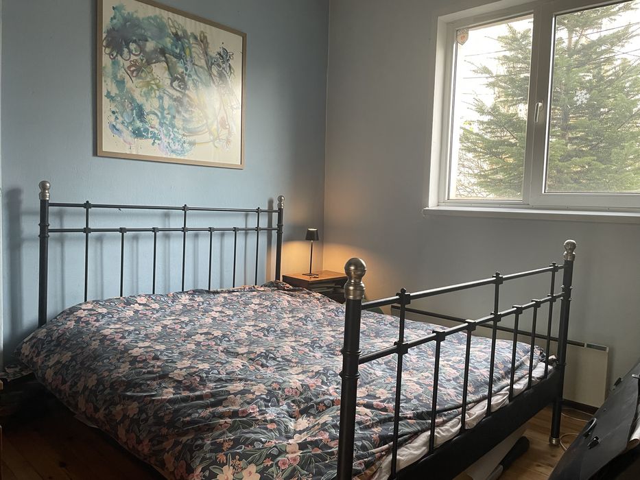 Легло, спалня с подматрачна рамка