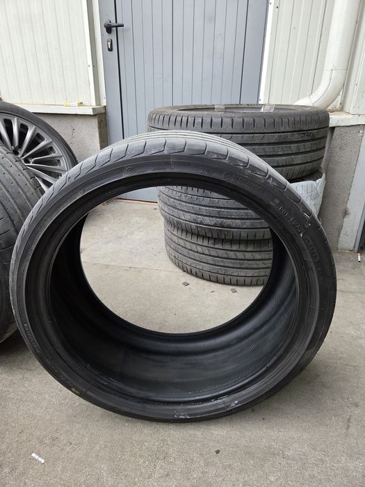 4 летни гуми Yokohama advan sport v105 dot 11.2021. Предни 245/35/20, Задни 275/30/20. Грайфер 4мм
