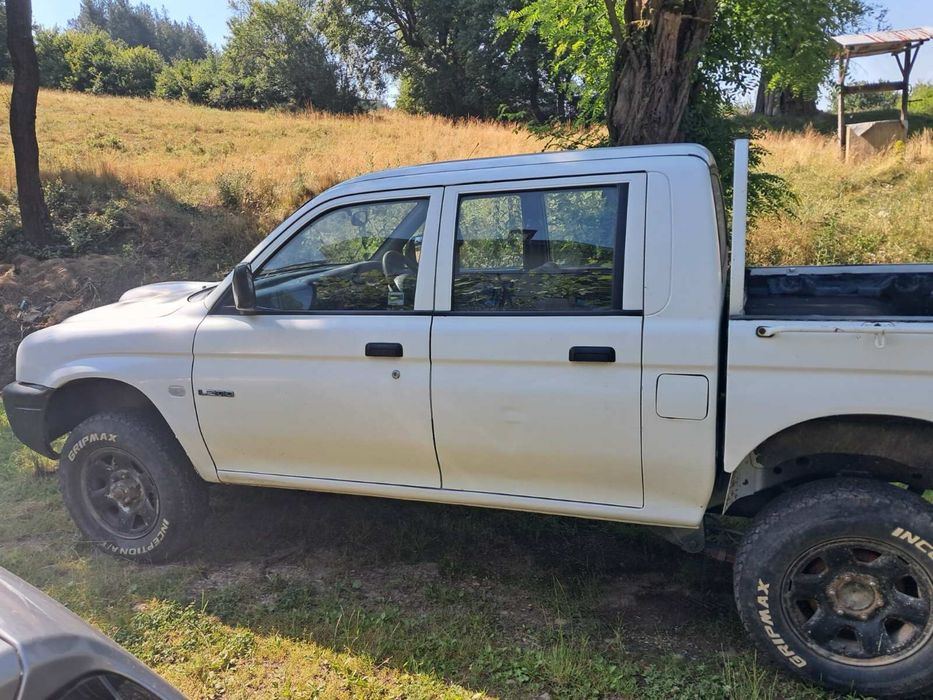 Mitsubishi L200 2.5 TDI - десен волан