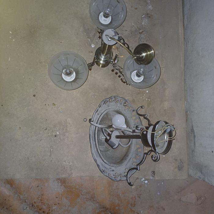 Продам люстры рабочие