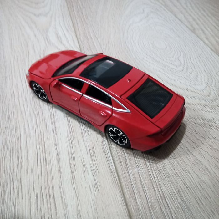 Machete Auto scara 1:32