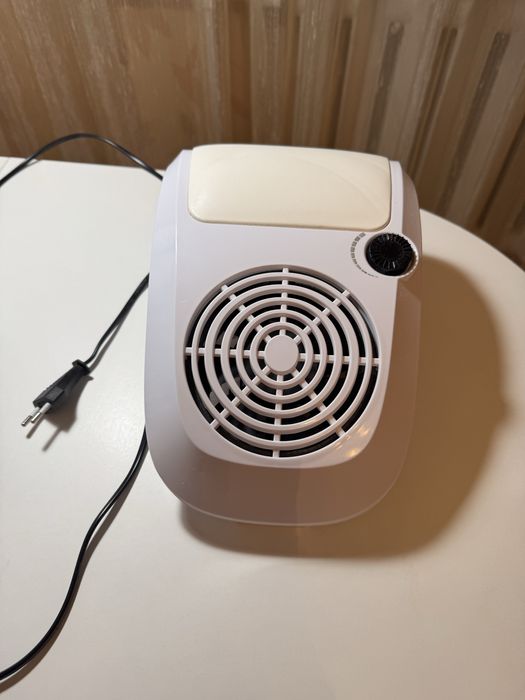 Продаю маникюрный пылесос