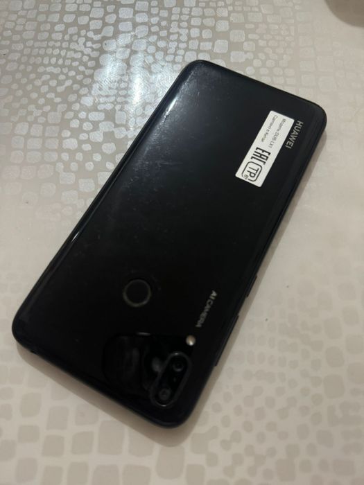 Huawei Y7 2019 смартфон