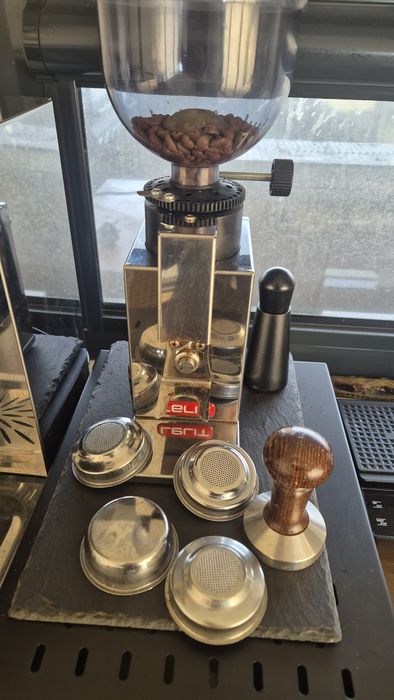 espresor Lelit ANNA PL41 LEM si rasnita Lelit