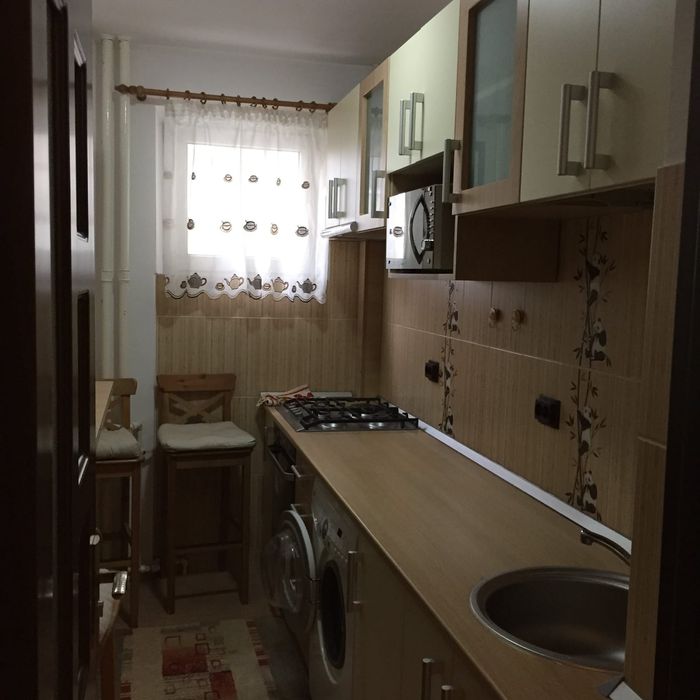 Inchiriez garsoniera TITAN