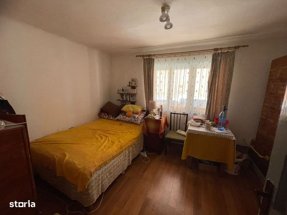 Casă de vânzare în comuna Valea Iașului, sat Mustățești, județ Argeș.