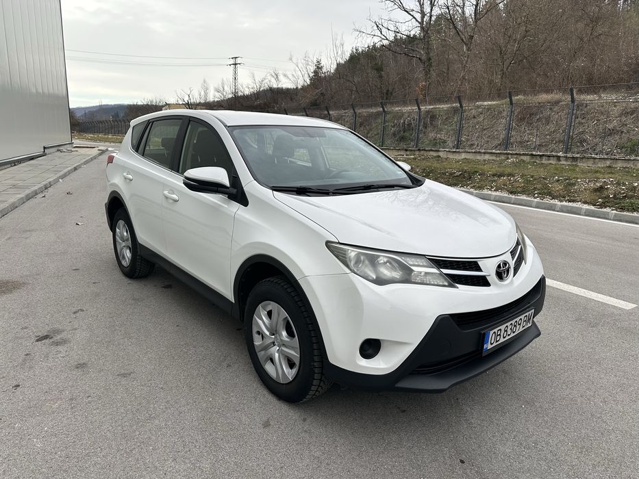 Toyota RAV4 4WD, 2015, бензин 150к.с. - реални км, 2 комплекта гуми