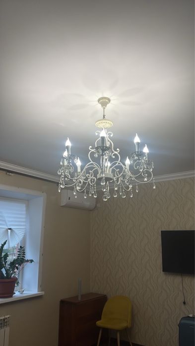 Продам Люстру в отличном состоянии.