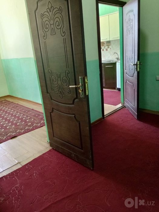 Хожелиде базар касинда таза домда 1 этажда магазин сатилади